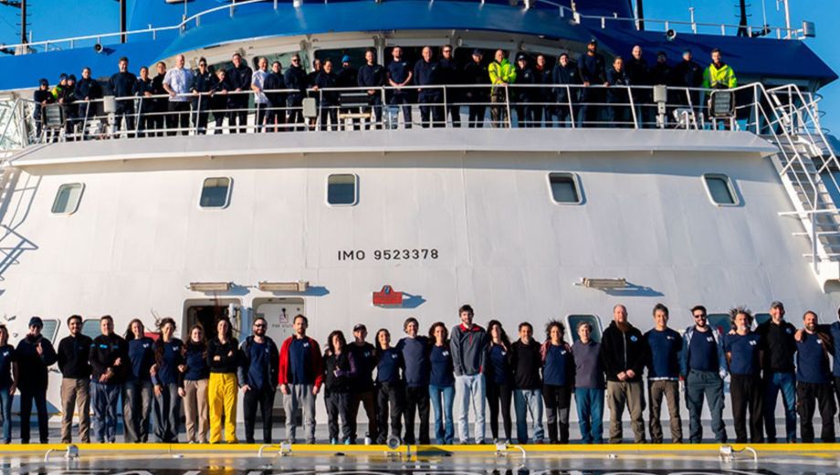El buque científico Falkor (too), del Schmidt Ocean Institute, servirá de hogar y laboratorio para los 19 investigadores argentinos durante la campaña Talud Continental V en 2027. Foto gentileza Conicet. 