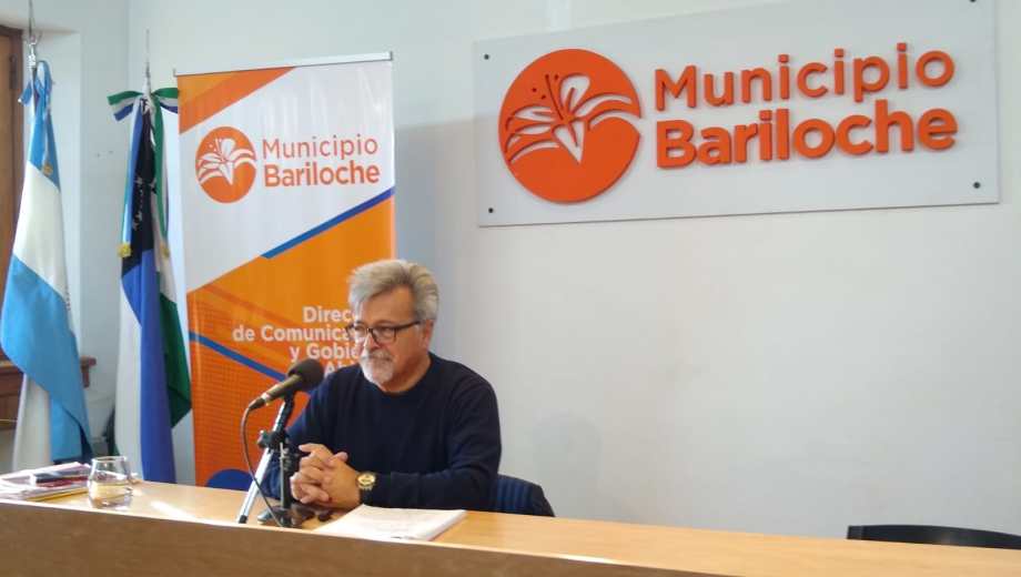 El abogado Ricardo Mendaña es el patrocinante de la Municipalidad de Bariloche en la causa que investiga presuntas irregularidades en la administración de Gustavo Gennuso con una contratación. 