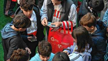 En fotos: así se vivió el multitudinario intercambio de figuritas en Diario RÍO NEGRO