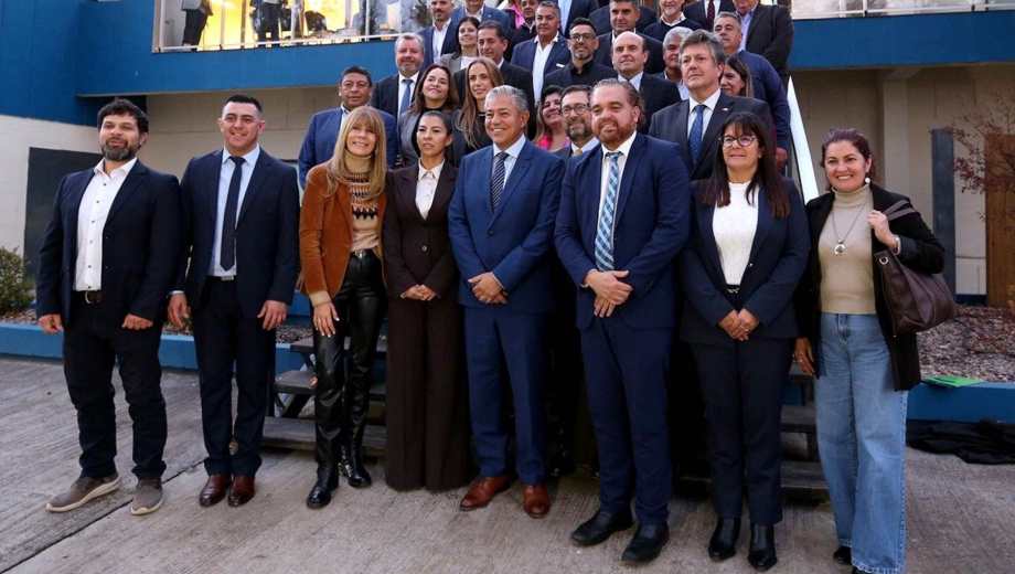 Autoridades regionales y nacionales trasandinas firmaron acuerdos con el gobernador Rolando Figueroa (neuquéninforma)