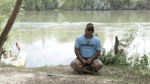 El hombre que cruzó el Canal de Beagle en aguas heladas y encontró algo más importante que un récord