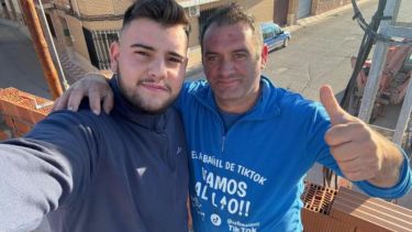 «Las casas no las van a construir robots ni la IA»: Santiago Carpintero, «El albañil de TikTok» que aprendió el oficio de su padre