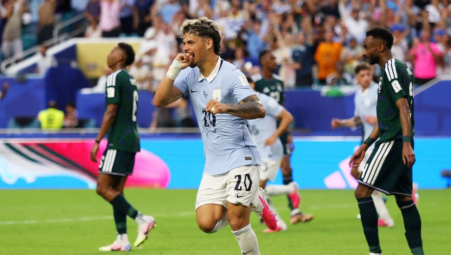 Maxi Araujo marcó el gol del empate de Uruguay a los 35 del complemento. (Foto: AP)