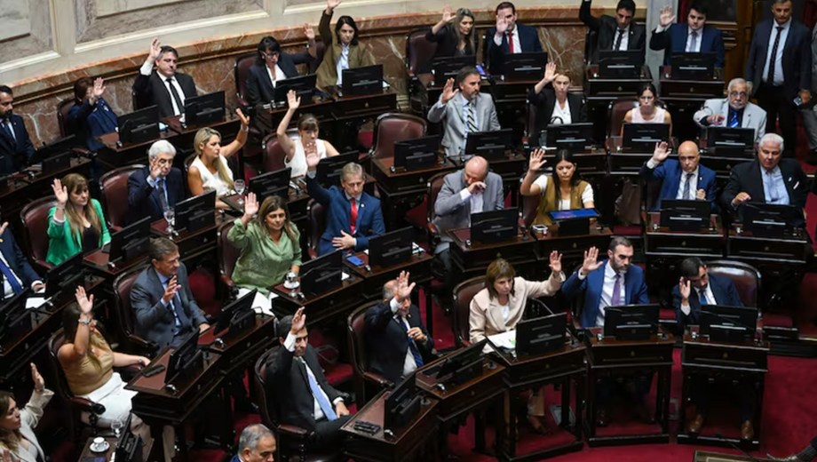 El oficialismo sufrió otro revés cuando el proyecto de Propiedad Privada tuvo que volver a comisión por falta de apoyo.