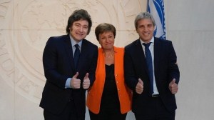 Con un nuevo recorte de gasto, el Gobierno sostuvo el superávit fiscal en mayo