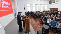 Imagen de Chubut: Torres se anticipó al mundial y lanzó un millonario plan evocando a un exgobernador 