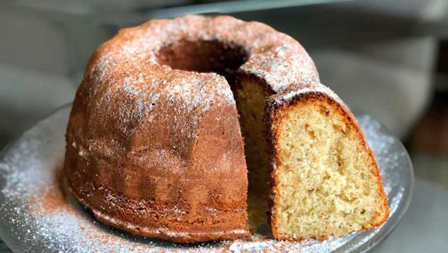 Cómo hacer torta de manzana en licuadora.-