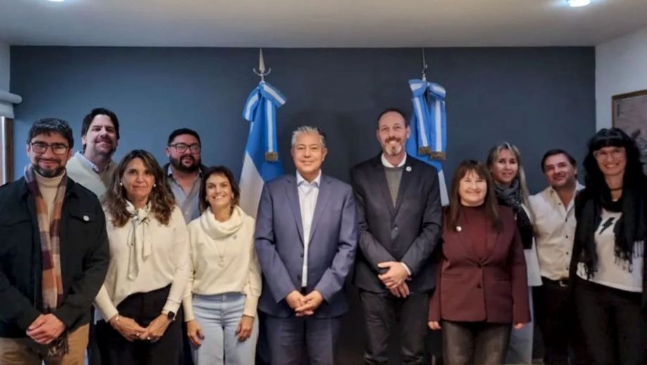 El encuentro reunió también al gabinete que acompañará a Lopes e Higuera. Foto: gentileza. 