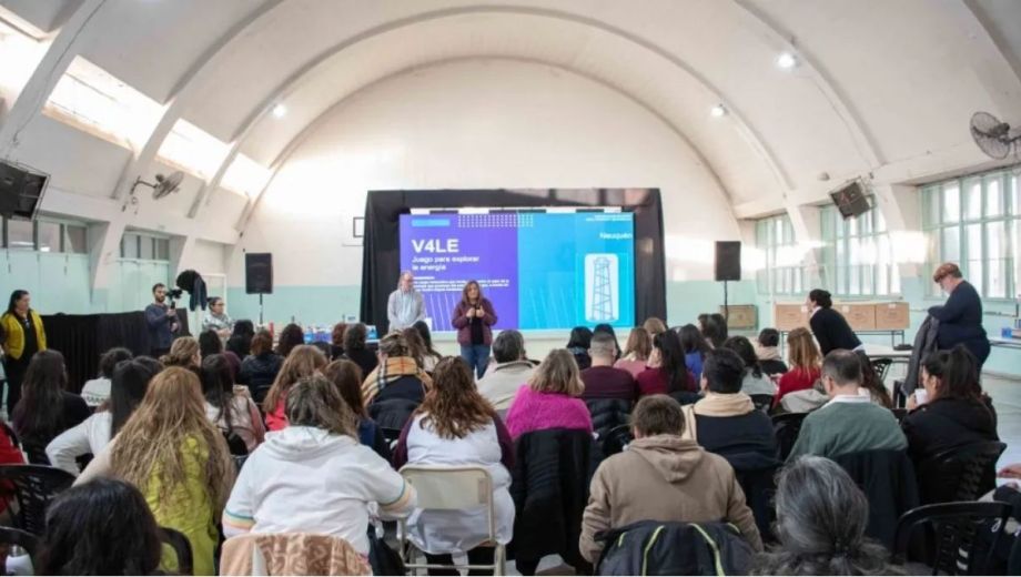 Las maquetas llegarán a establecimientos educativos de distintas localidades de la provincia. Foto: gobierno de Neuquén.