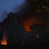 Imagen de Voraz incendio en Cipolletti: el fuego arrasa con un depósito de La Anónima, hay pérdidas totales