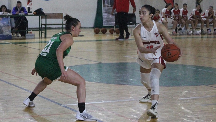 Lourdes Briones fue una de las figuras en la primera fecha de la competencia. (Prensa Independiente)