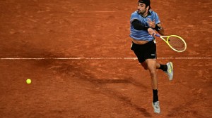 Roland Garros: Berrettini dijo basta y Arnaldi avanzó a semifinales; cruzará con su compatriota Cobolli