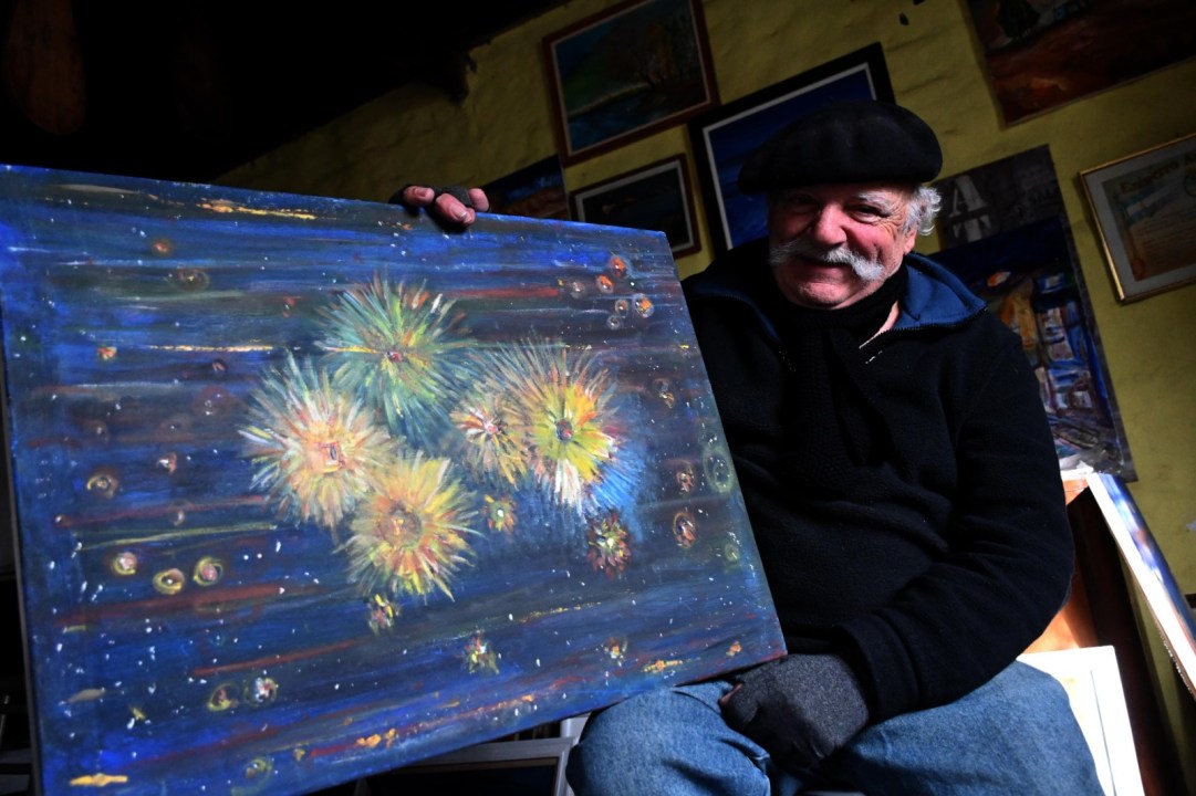 El artista de Viedma asegura que el verdadero valor de una obra nace del sentimiento. Foto: Marcelo Ochoa.