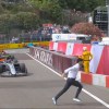 Imagen de Fórmula 2: el peligroso momento que protagonizó un comisario FIA en plena carrera