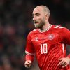 Imagen de El danés Eriksen volvió a desmayarse en pleno partido junto a su seleccionado