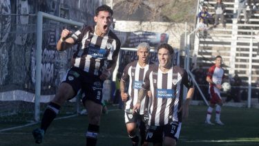 Cipolletti le ganó 3 a 0 a Huracán Las Heras en La Visera de Cemento por el Federal A