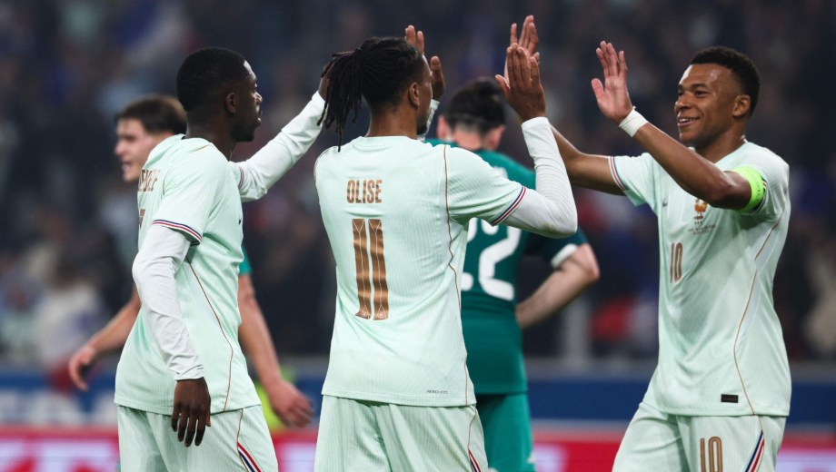 Michael Olise metió los tres goles de Francia en el amistoso con Irlanda del Norte. (Foto: AFP)