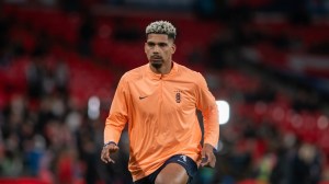 Ronald Araujo volvió a Uruguay, habló de su lesión y de los duros dichos de su hermano sobre Marcelo Bielsa