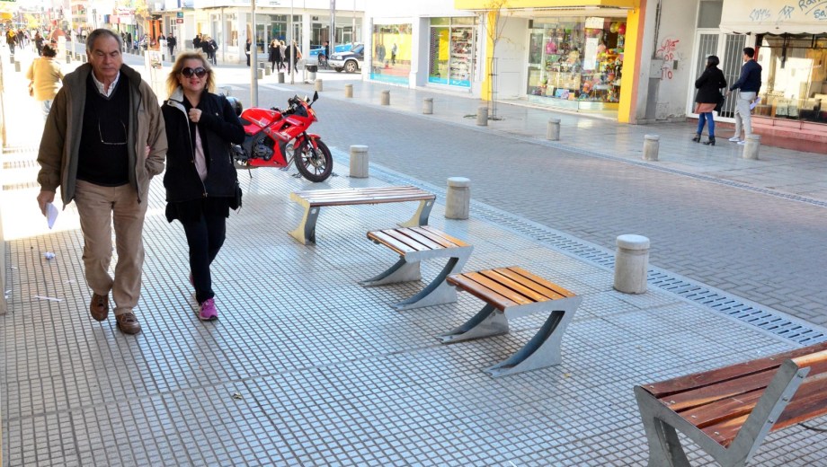 El comercio local apuesta a un invierno con más ventas a través de descuentos. Foto: Pablo Leguizamon.
