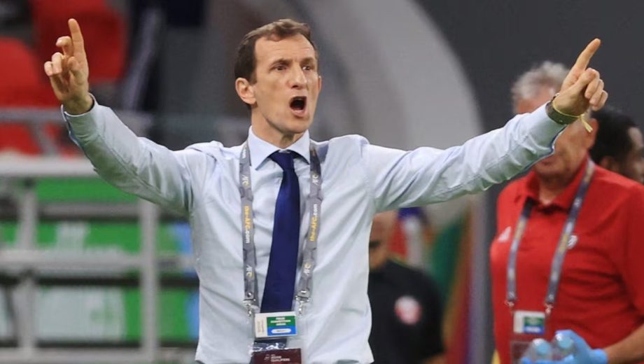 Rodolfo Arruabarrena viene de dirigir al Al-Taawon  de la liga de Arabia Saudita.