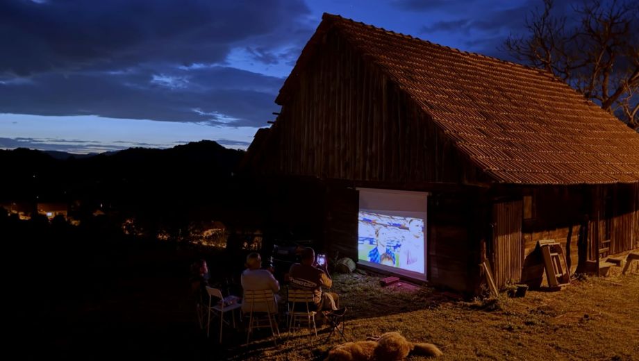 Empieza la ilusión de Croacia en el Mundial y se enciendes los tevé en todos los rincones del país.
