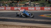 Imagen de Es argentino, triunfa en Estados Unidos y asoma fuerte para competir en la IndyCar Series