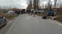 Imagen de Impactante choque entre dos camionetas en Roca este lunes: fue en Chacramonte, hay al menos siete heridos