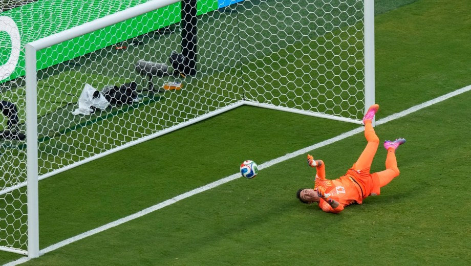 Muslera y otro error grave que le puede costar caro a Uruguay en el Mundial 2026. (Foto: AP)