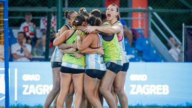 Con presencia regional, las Kamikazes salieron campeonas del mundo en beach handball