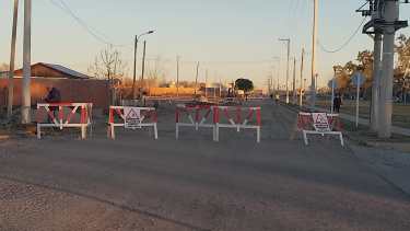 Roca comenzó con una nueva obra de red cloacal sobre calle 25 de Mayo