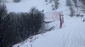 Nieva en el cerro Catedral y se activa el entusiasmo por la inminente apertura de la montaña