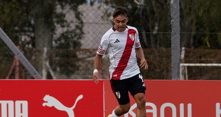 Alex Woiski llegó a River a mediados de 2025 y todavía no debutó en Primera. (Foto: Prensa River - Olé)