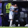 Imagen de Video: la emoción de Lionel Scaloni que no se vio tras la salida de Messi en la goleada de Argentina