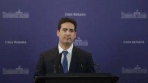 Imagen de Adrián Ravier reactiva las preguntas de la prensa en Casa Rosada y confirma el horario de jura de Diego Santilli
