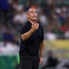 Imagen de Técnicos echados: cuando el banco se incendia con el Mundial en marcha