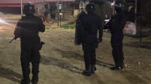 Imagen de Allanamientos en el Parque Industrial de Neuquén: hubo tres demorados y el secuestro de armas