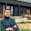 Imagen de Luisina y el boom de su "Casa Granero": cómo construyó en 4 meses su hogar en un paraíso rural de la Patagonia
