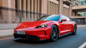 El deportivo eléctrico que ahora simula marchas y sonido de motor