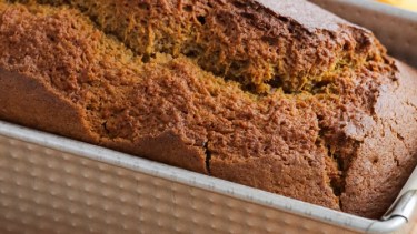 Cómo hacer un esponjoso y aromático budín de calabaza