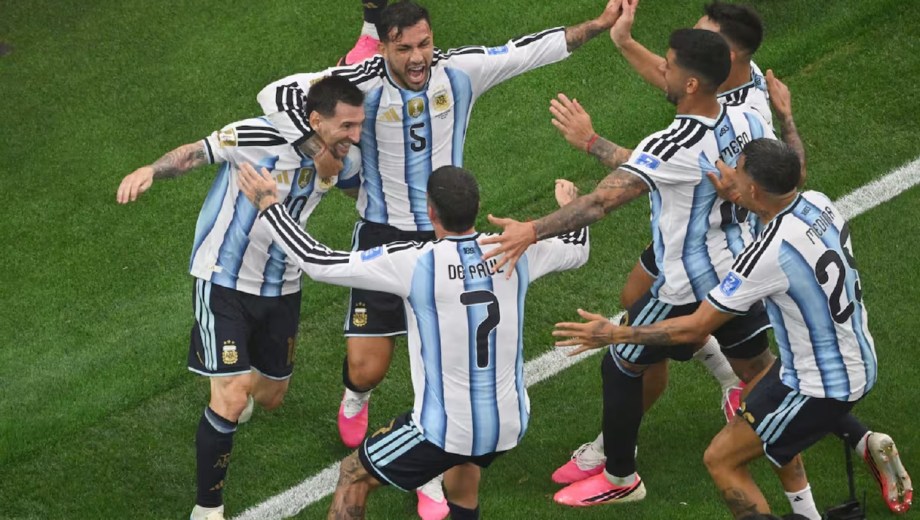 Argentina ganó con autoridad y ya está en 16avos de final.