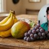 Imagen de Por qué el cardiólogo Aurelio Rojas advierte que comer banana, mango o uvas por la noche daña tu corazón y tu descanso