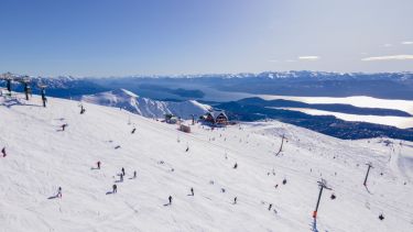 Cerro Catedral lanzó una promoción para esquiar en Bariloche: pases diarios en cuotas sin interés
