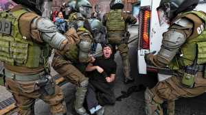 Marcha estudiantil contra los recortes de Antonio Kast terminó con incidentes y detenidos en Santiago