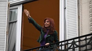 «Bajo advertencia»: la Justicia intimó a Cristina Kirchner y pone en jaque su prisión domiciliaria