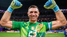 Imagen de Dibu Martínez tendría acordado el contrato con Juventus: la oferta millonaria que recibiría Aston Villa
