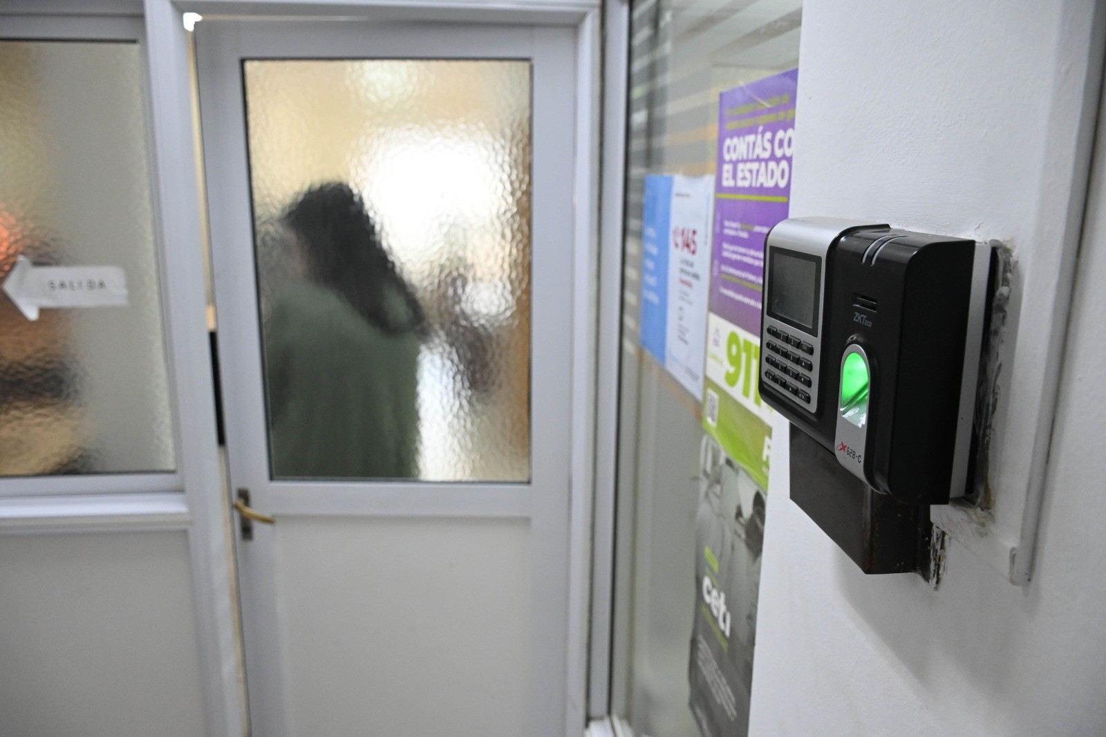 En Río Negro, el control facial de asistencia de los estatales comenzará por los hospitales