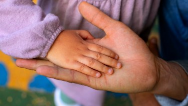 Nunca conoció a su padre, perdió a su mamá y ahora busca llevar el apellido del hombre que la crio en Río Negro