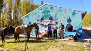 Empanadas, cabalgatas y folclore: celebran el Día de la Bandera en una emblemática feria de Plottier