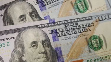 El dólar subió y alcanzó su valor más alto desde febrero este jueves 18: por qué podría superar a la inflación este mes
