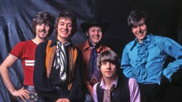 «No es pesado, es mi hermano», la balada perdida que consagró a The Hollies y qué tuvo que ver Elton John con eso